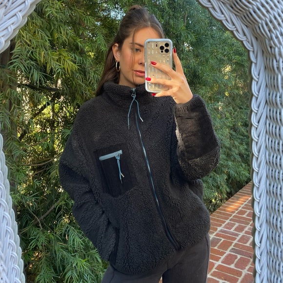 UO fuzzy teddy full zip jacket sz s 🖤 - Picture 1 of 5